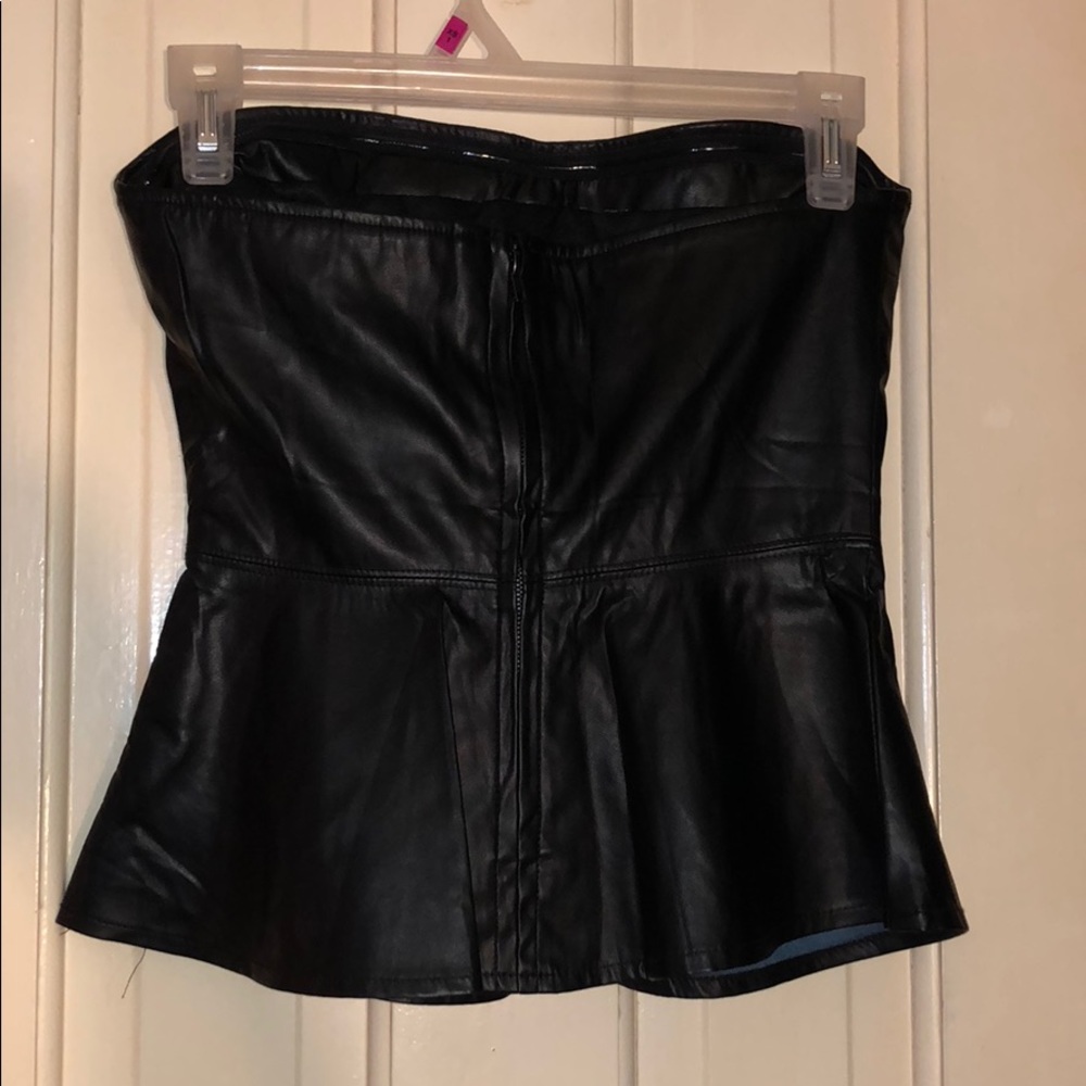5/$25✨NWOT Forever 21 Faux Leather Peplum Top - Picture 2 of 6